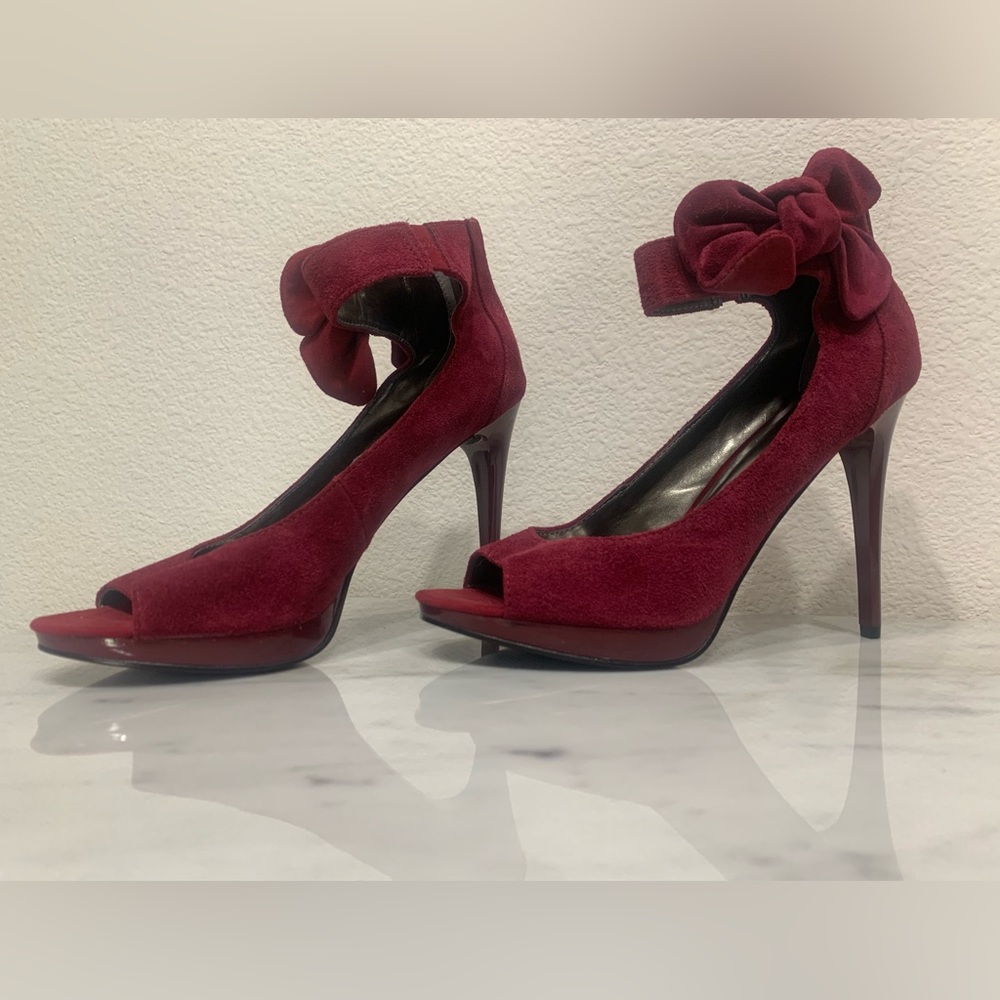 Carlos Santana Suede High Heeled Shoes With Bow Ankle Strap